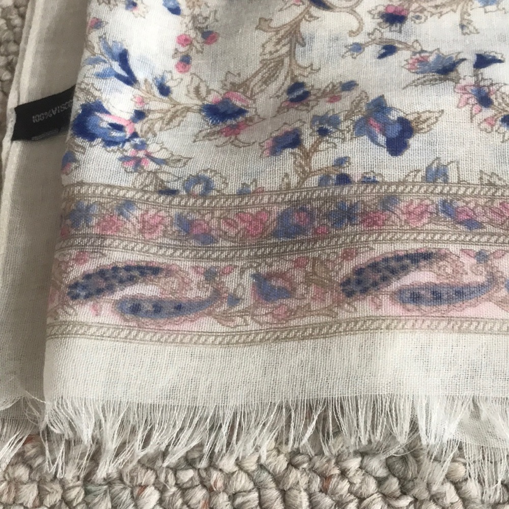 Scarf - Picture 2 of 3